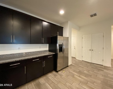 3549 E Apricot Lane - Photo Thumbnail 4