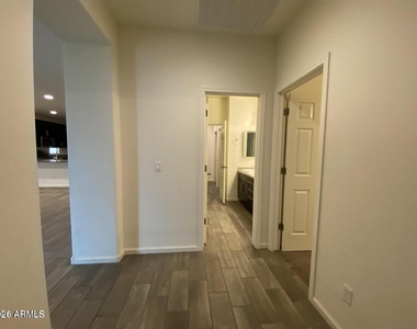 3549 E Apricot Lane - Photo Thumbnail 15