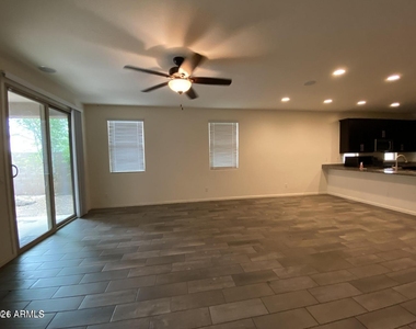 3549 E Apricot Lane - Photo Thumbnail 11