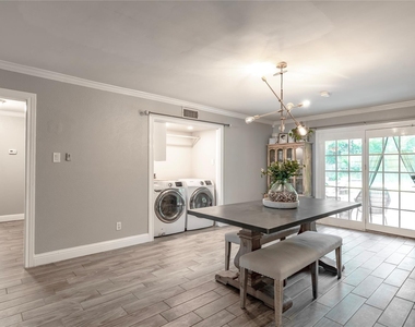 6455 Waverly Way - Photo Thumbnail 7