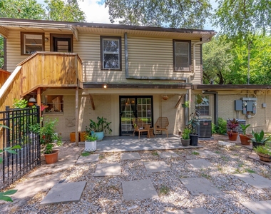 6455 Waverly Way - Photo Thumbnail 15