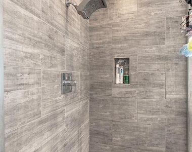 6455 Waverly Way - Photo Thumbnail 13