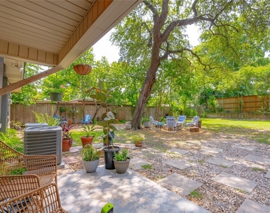 6455 Waverly Way - Photo Thumbnail 14