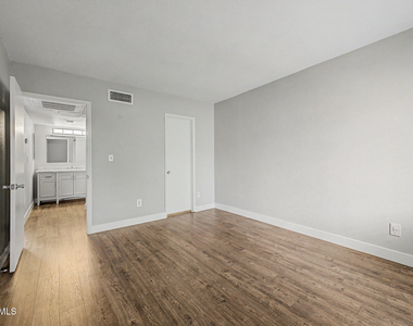 4554 E Paradise Village Parkway N - Photo Thumbnail 18