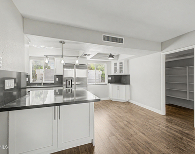 4554 E Paradise Village Parkway N - Photo Thumbnail 10