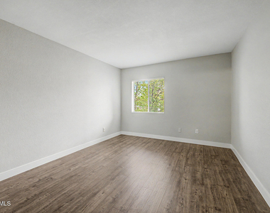 4554 E Paradise Village Parkway N - Photo Thumbnail 15