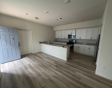 315 Marsh Lane - Photo Thumbnail 5