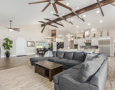 4640 N 66th Street - Photo Thumbnail 11