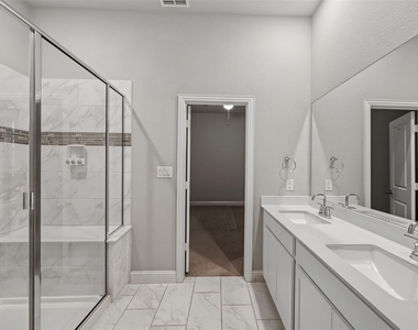7513 Sunset Boulevard - Photo Thumbnail 7