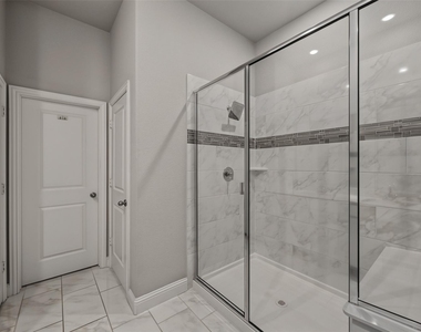 7513 Sunset Boulevard - Photo Thumbnail 25