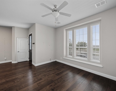 7513 Sunset Boulevard - Photo Thumbnail 17