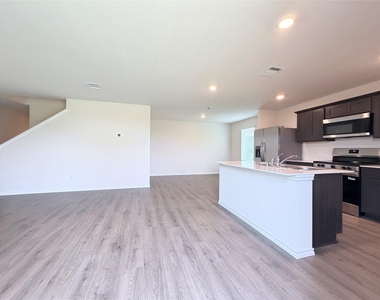 1137 Southfield Drive - Photo Thumbnail 5