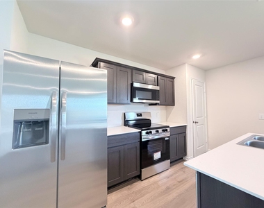 1137 Southfield Drive - Photo Thumbnail 7