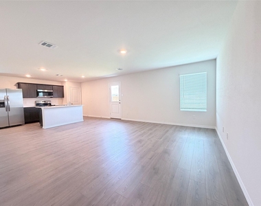 1137 Southfield Drive - Photo Thumbnail 2