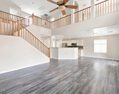 10417 W Magnolia Street - Photo Thumbnail 2