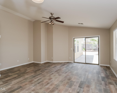 2033 W Green Tree Drive - Photo Thumbnail 2