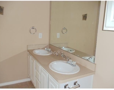 8528 Holly Street - Photo Thumbnail 4