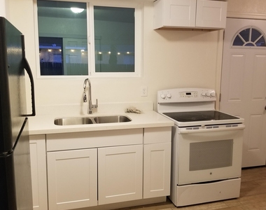 2959 N 53rd Parkway - Photo Thumbnail 4