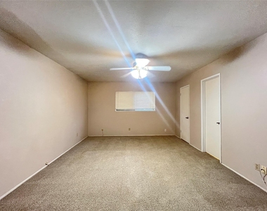 3005 Ravine Trail - Photo Thumbnail 9