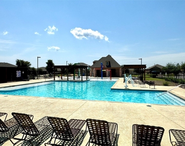 1812 Arbordale Way - Photo Thumbnail 12