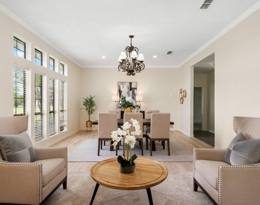 915 W Pleasant Run Road - Photo Thumbnail 4