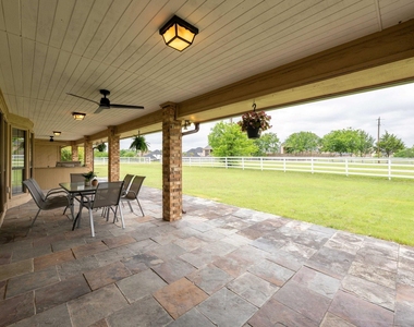 915 W Pleasant Run Road - Photo Thumbnail 34