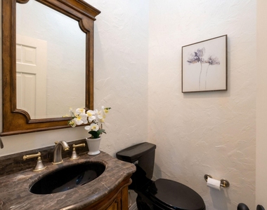 915 W Pleasant Run Road - Photo Thumbnail 20