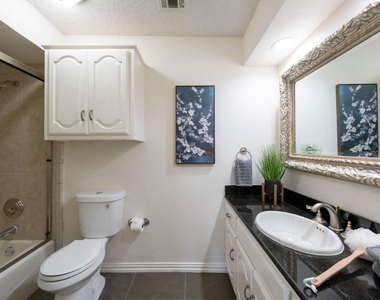 915 W Pleasant Run Road - Photo Thumbnail 19