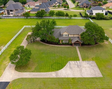 915 W Pleasant Run Road - Photo Thumbnail 37