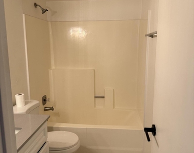 10828 N Biltmore Drive - Photo Thumbnail 21