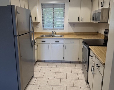 10828 N Biltmore Drive - Photo Thumbnail 6