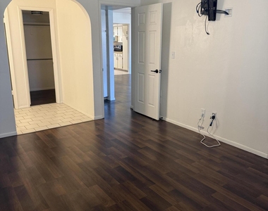 10828 N Biltmore Drive - Photo Thumbnail 12