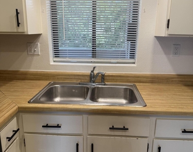 10828 N Biltmore Drive - Photo Thumbnail 7