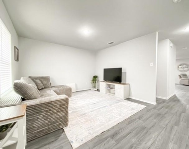 156 Dotty Lou Street - Photo Thumbnail 3