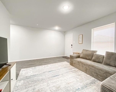 156 Dotty Lou Street - Photo Thumbnail 5