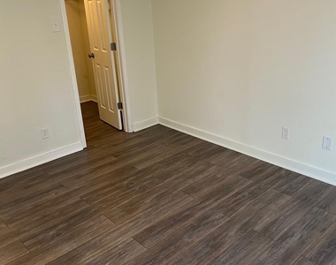 2902 Douglas Avenue - Photo Thumbnail 6