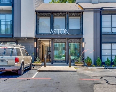 2800 Douglas Avenue - Photo Thumbnail 1