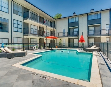2800 Douglas Avenue - Photo Thumbnail 11