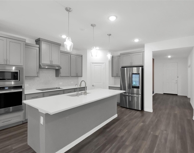 502 Virginia Way - Photo Thumbnail 7