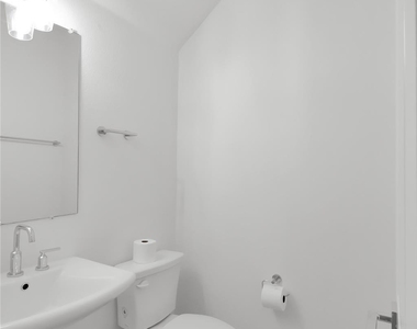 502 Virginia Way - Photo Thumbnail 4