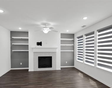 502 Virginia Way - Photo Thumbnail 6