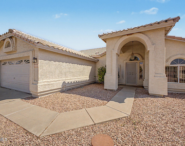 851 W Palo Verde Street - Photo Thumbnail 4