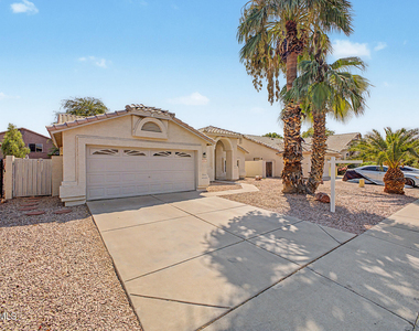 851 W Palo Verde Street - Photo Thumbnail 2