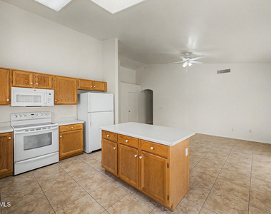 851 W Palo Verde Street - Photo Thumbnail 14