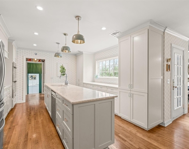 508 N Bailey Avenue - Photo Thumbnail 13