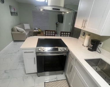 3131 W Cochise Drive - Photo Thumbnail 14