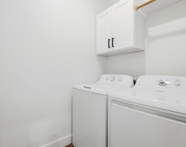 392 Kristie Path - Photo Thumbnail 30