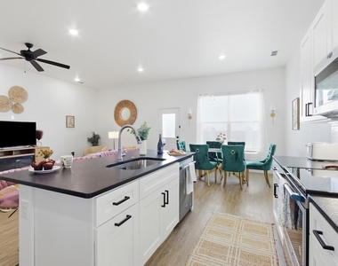 392 Kristie Path - Photo Thumbnail 7