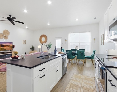 392 Kristie Path - Photo Thumbnail 6