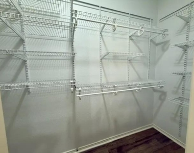 4425 Park Creek Court - Photo Thumbnail 11